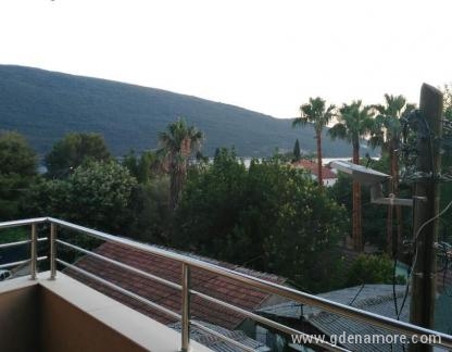 APARTMAN MONTENEGRINA, private accommodation in city Kumbor, Montenegro
